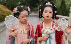 12周岁女全身裸小奶